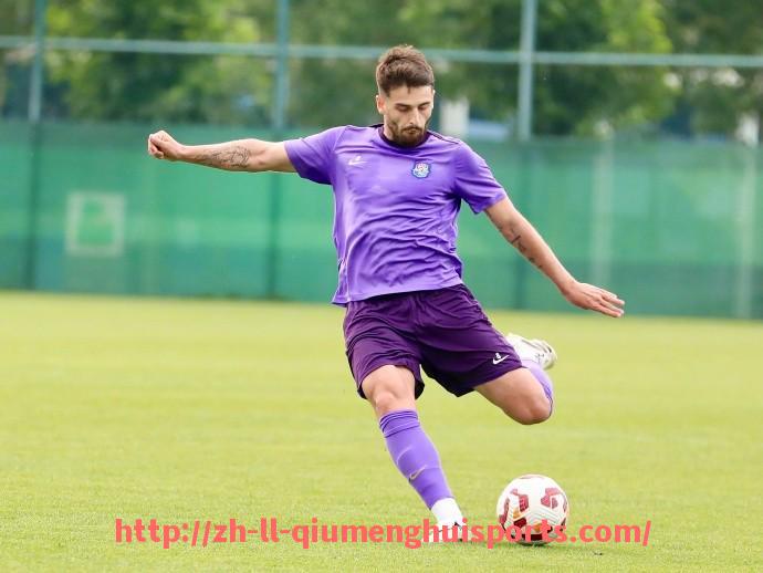 球盟会官网-法甲经典进攻套路分析与战术拆解